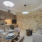 Apartment Center Of Paris By Studio Prestige