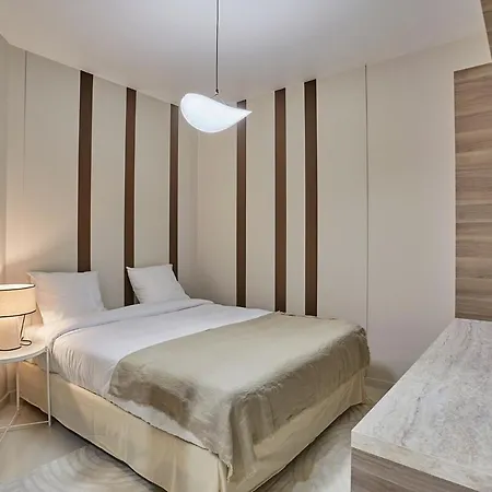 Center Of By Prestige * Parigi
